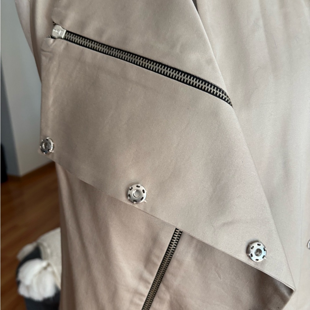Asymmetrical Tan Vest - Picture 4 of 9